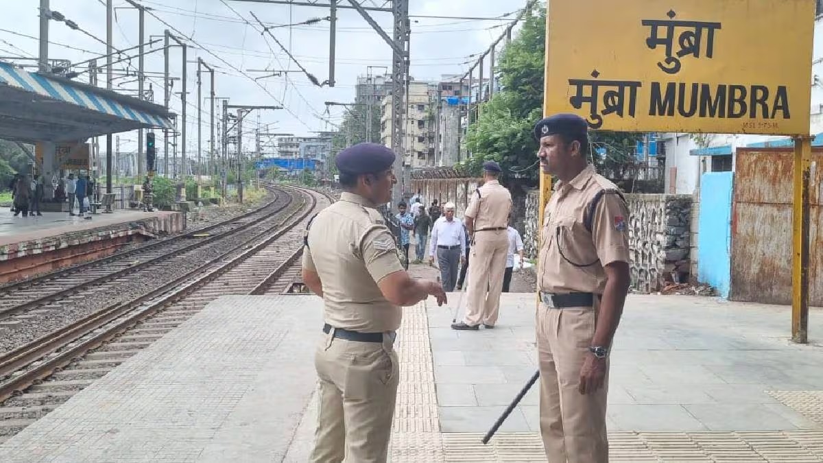 Mumbra train accident