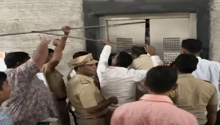 Pravin Darekar Lift Incident