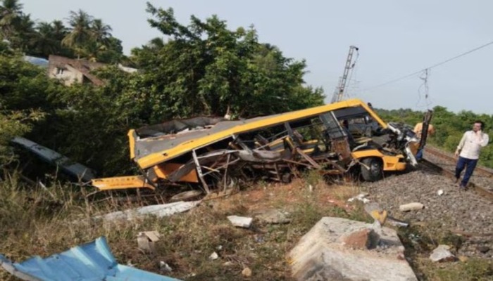 Tamil Nadu bus-train collision 2 students died