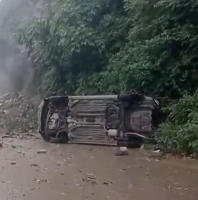 Landslide in Manali Blocks Leh-Chandigarh National Highway