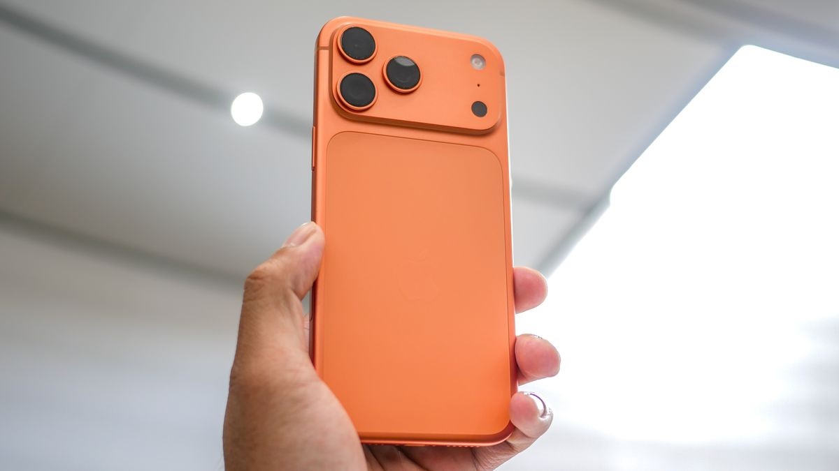 iPhone 17 India sales