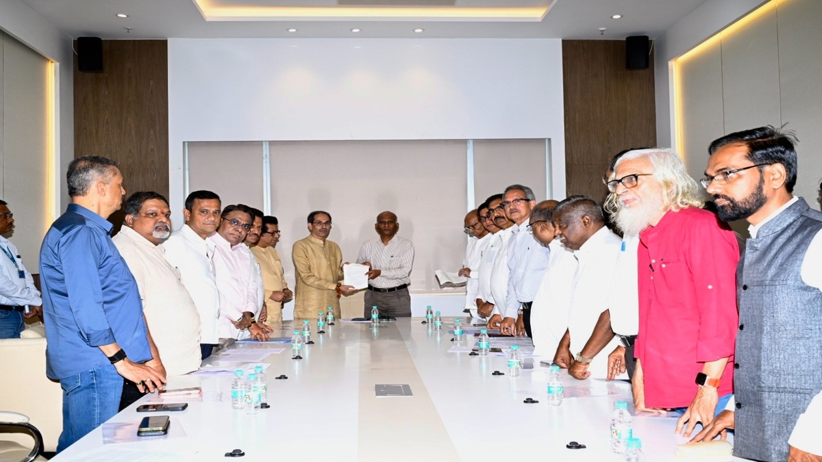 Raj Thackeray With MVA Leader