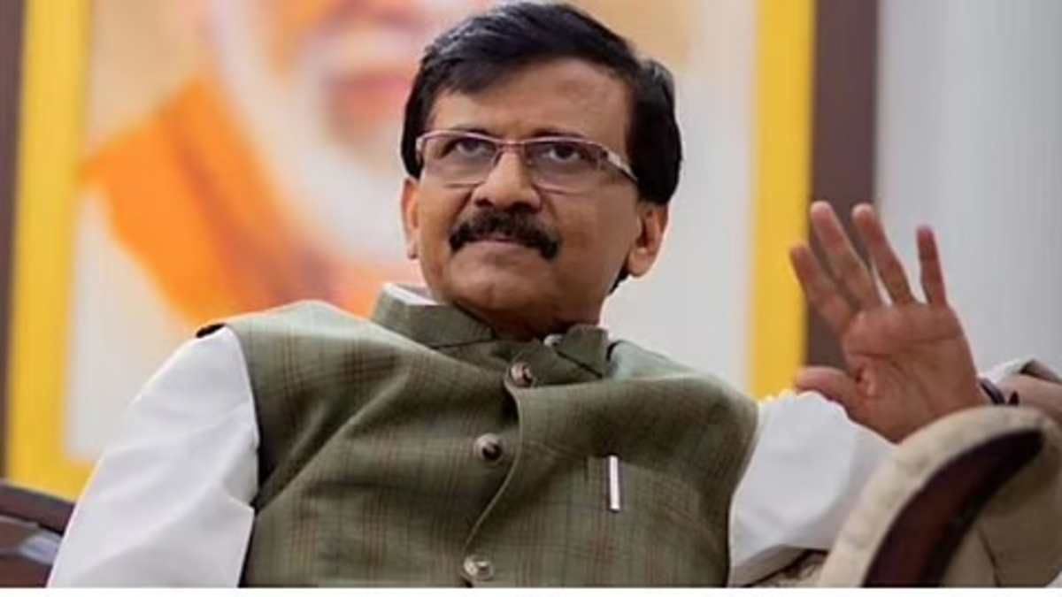 Raj Wants Congress : Raut